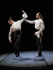 ANNONCIATION, UN TRAIT D'UNION, LARMES BLANCHES