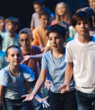 UN CHEMIN SORT DE MES PIEDS + LA RIVI�RE