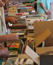 Vente de livres, de magazines et de CD