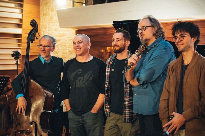 New Home, Ligonnière Quintet