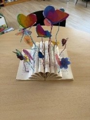 Atelier cr�atif : Recyclage de livres