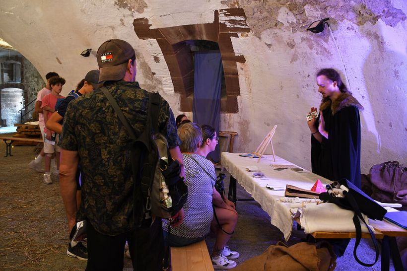 L'HISTOIRE SANS FREIN : DONJON ET CHAPERON