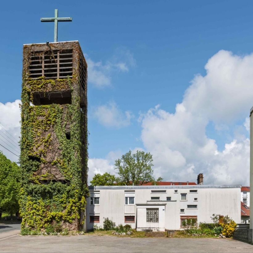 Visite : �glise Saint-Pie-X, centre paroissial dans le quartier LIP