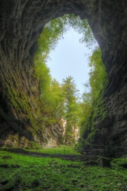 Grotte de la Glaci�re - Maison des Min�raux